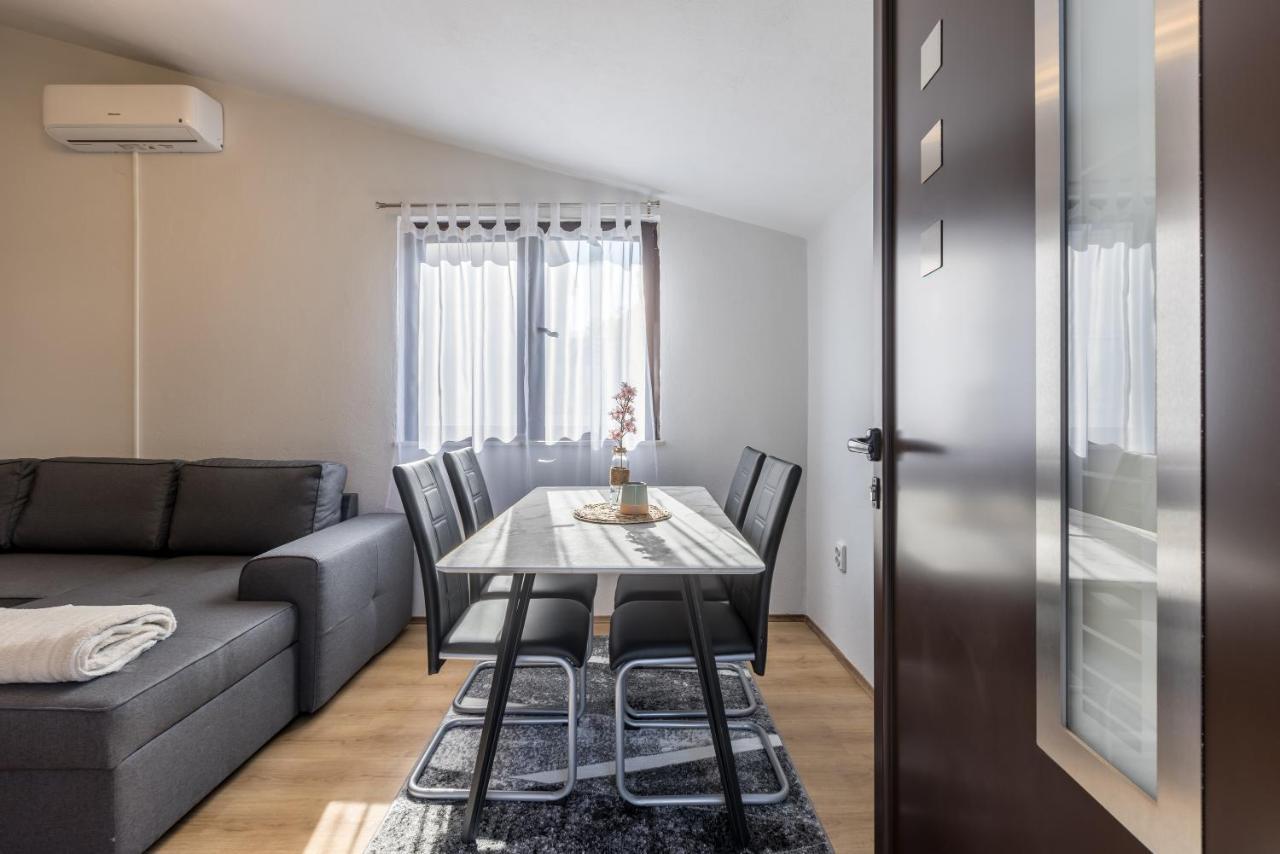 Apartment Lamaro Kaštela Exteriér fotografie
