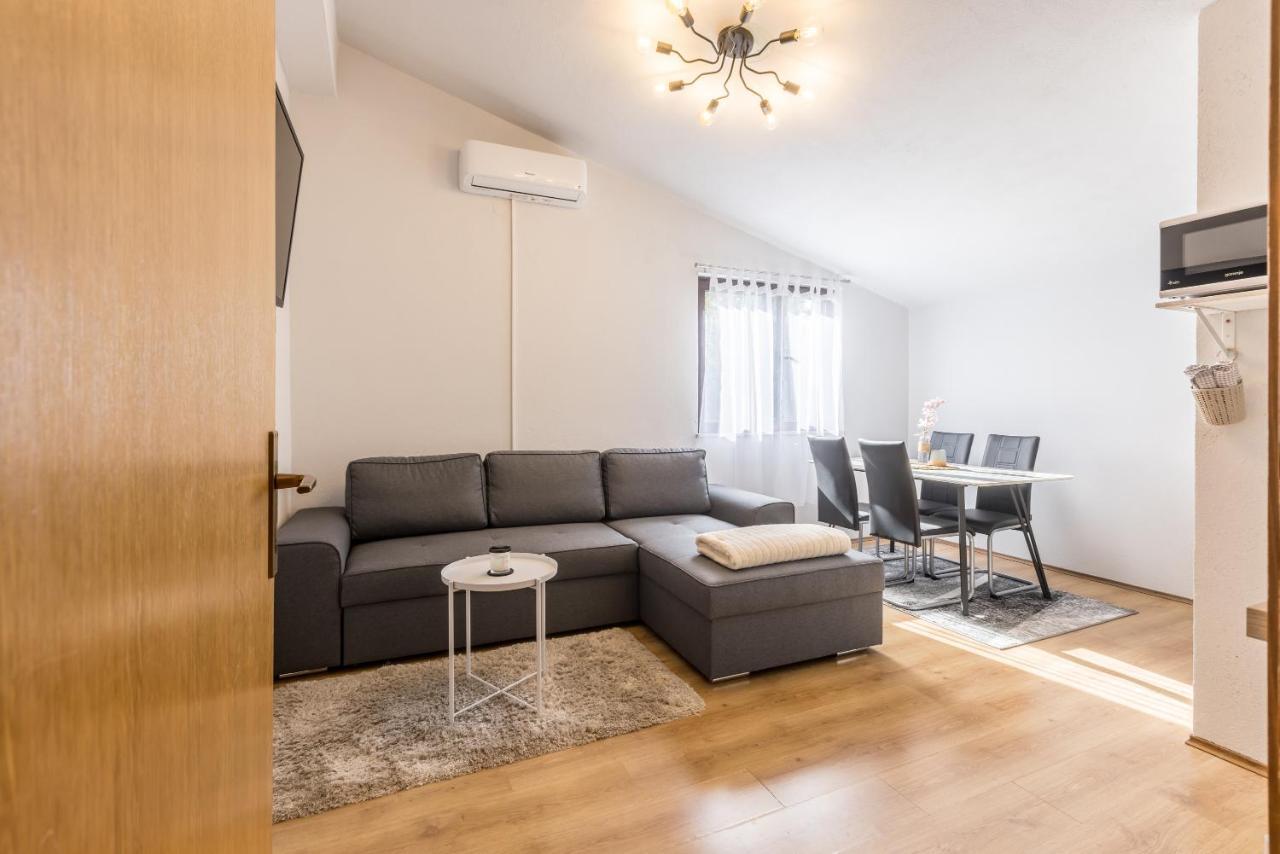 Apartment Lamaro Kaštela Exteriér fotografie
